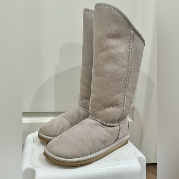EUC Australia Luxe Collective tall winter boots - Light Gray - 9